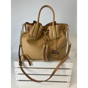 MICHAEL KORS, LARGE CAMEL LEATHER CROSSBODY BAG WITH TASSEL